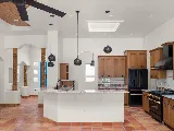 Quiñones Custom Homes & Remodeling