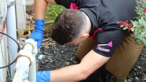 1-Tom-Plumber photo 1