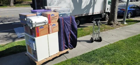 Everest Moving photo 1
