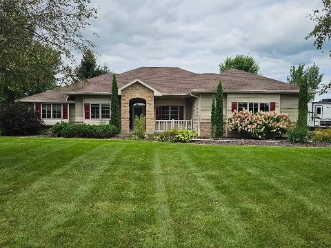 H AND S Roofing LLC in Green Bay