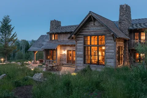 Yellowstone Traditions Inc photo 1