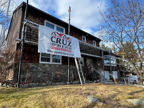 Cruz Roofing and Siding in Bridgeport