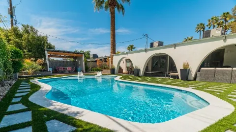 Triton Pools Las Vegas photo 1