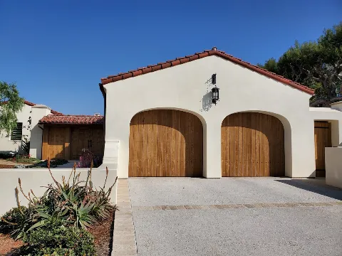 Luxor Garage Door Service in Huntington Beach