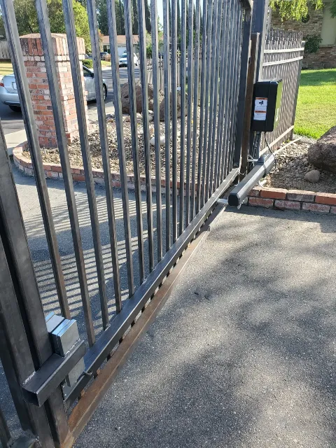 Garage Door Pros & Automatic Gates in Oakland