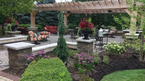 Lockhart's Landscaping & Maintenance, Inc. photo 1