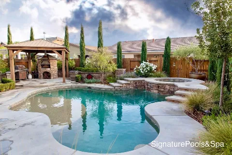 Signature Pools photo 1