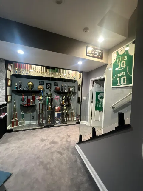 Juano's Glass LLC in Bridgeport