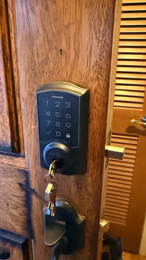 1 Hour Locksmith photo 1