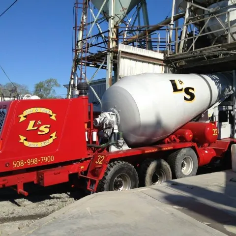 L & S Concrete photo 1