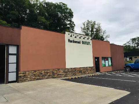 Hardwood OUTLET LLC in Rochester