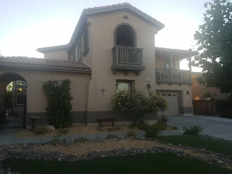 Martinez Painting HD in Apple Valley