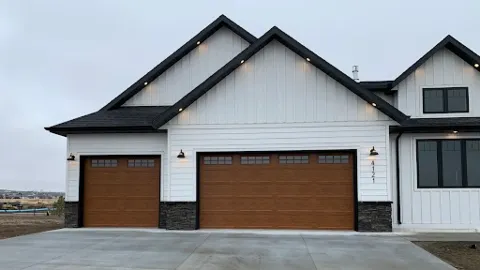 Midwest Doors Inc in Bismarck