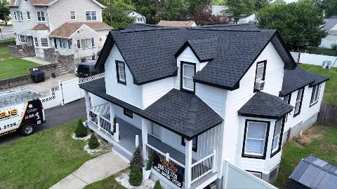 Zeus Siding & Windows LLC in Newark