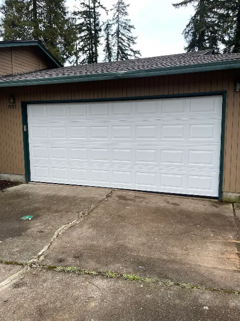 Oregon Dock' N Door in Eugene